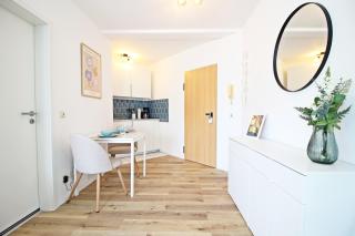 Zentrumsnahe Ferienwohnung Grüne Tanne WLAN, kostenloser PKW Parkplatz , zwei Betten, Schlafcouch, Küche - Jena - 6
