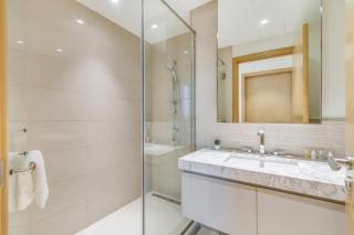 Sleek and Modern Stay in Dubai Hills - 8