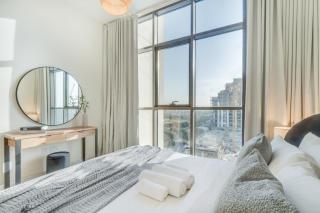 Sleek and Modern Stay in Dubai Hills - 1