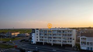 Hampton Tides-Ocean View-Top Floor With Balcony - 8