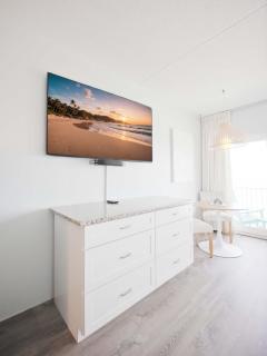 Hampton Tides-Ocean View-Top Floor With Balcony - Hampton - 1