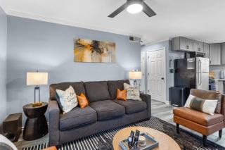 Tranquility Creek - Stylish 2BR - 7 Mins ATL Airport - Atlanta - 0