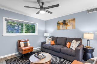 Tranquility Creek - Stylish 2BR - 7 Mins ATL Airport - Atlanta - 9