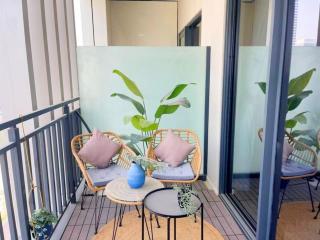 Modern 1BR w Balcony & Canal Views Near Downtown by Vibel - 8