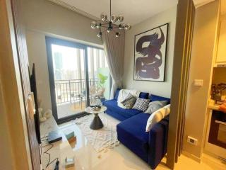 Modern 1BR w Balcony & Canal Views Near Downtown by Vibel - 7