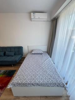 Wroclaw Colorful and Cosy Apt near UNSS and NSA w WiFi - 8