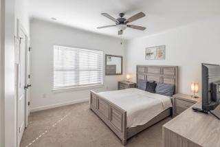 5 Star 4/3 sleeps 16 with Arcade GAME ROOM & POOL! - Orange Beach - 5