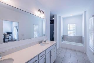 5 Star 4/3 sleeps 16 with Arcade GAME ROOM & POOL! - Orange Beach - 4