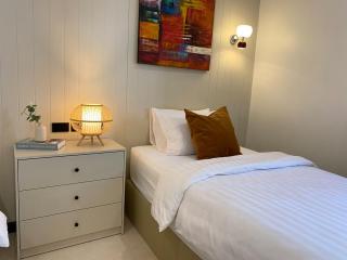 Sea Breeze Villa Patong - Patong - 9