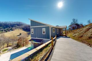 Hillside Escape - Waynesville - 0