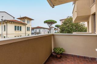 Viareggio Apartment City Garden with Balcony! - 9