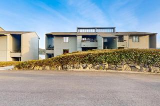 Bayfront Retreat - 6