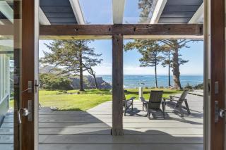 Pirate Cove Retreat (Main Home & Cottage) - 4