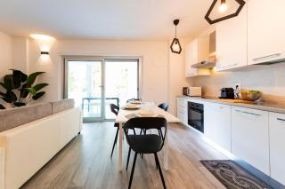 Seaside Exclusive Retreat with Balconies & Parking - Francavilla al Mare - 3