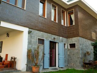 Quiet groundfloor garden apartment close to Milan - SMART WORKING, RELAX, BARBECUE, NETFLIX - Trezzano sul Naviglio - 8