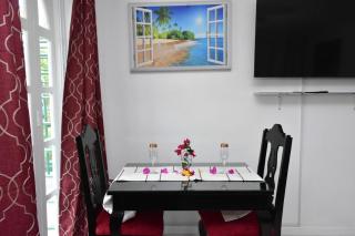 Tranquil Waters 1 bedroom- A Romantic Getaway with Pool - 6