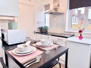 Great Studio 30min to Central London - 5