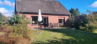 Ferienhaus mit Kamin nahe beheiztem am Waldschwimmbad - - 0