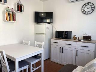 Appartement T2 avec Wifi, Proche Thermes et Commodités, Parking, Classé 2 Étoiles - FR-1-553-235 - Balaruc-les-Bains - 0