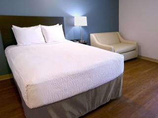 WoodSpring Suites Buford near Mall of Georgia-Lake Lanier - Buford - 4
