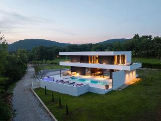 Luxury Villa She for 6 people with 61 m2 private pool, kids playground & sport activities on-side - Šterna - 5