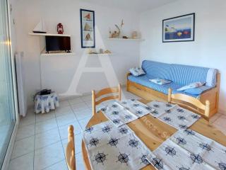 Proche des plages, residence avec piscine, T2 equipe wifi avec garage - Sète - 1