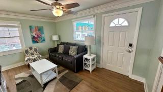 Parrot Cottage - Fort Myers Beach - 0