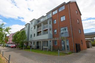 Cosy Stays in Ashford modern 2 bedroom Apartment with parking - Willesborough - 5