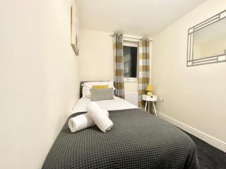 Cosy Stays in Ashford modern 2 bedroom Apartment with parking - Willesborough - 4