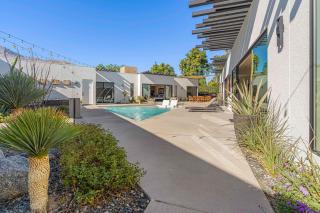 Spectacular Resort-Style Oasis by Rather Be Properties - 5