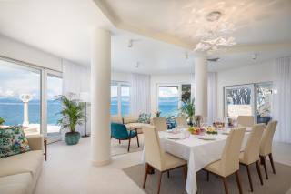 La Villa - BEACHFRONT - INFINITY HEATED POOL - NEW - 3