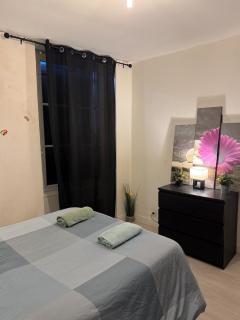 Spacious flat, 7 people, 5 beds - Louvres - 0