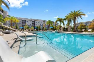 Landing at The Henry Luxury Apartments - 2 Bedrooms in Sanford - Sanford - 4