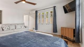 Beachfront Getaway at Ocean View Castle Condo - Aguada - 6