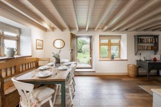 Barn Owl Cottage, Field Dalling - - 1