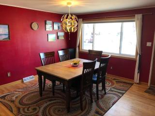 Best Location Fun 2 Living Rooms and Game Room - 3