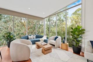 Serenity by the Creek - Luxury Retreat - 6