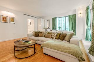Bright 2BR in Canary with balcony Wharf, 5 min tube - London - 0