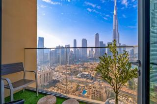 Luxury At The Top- Iconic Burj Views-Dubai Mall Access 2BR by Maxx Value Homes - 0