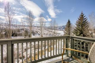Charming 5BD Mountain Estate Perfect for Families - 5
