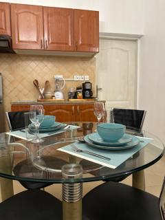 Cozy 1BR Apartment with stunning pool view - 5