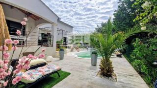 Belle villa contemporaine avec piscine - Laudun - 9