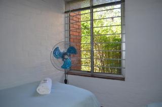 Red Architect Villa cozy gas heater & braai under verandah - Stellenbosch - 1