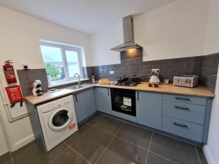 SleepyStays 3 Bedroom Modern & Central Location - Merthyr Tydfil - 0