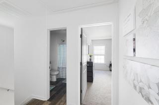 Fresh & Comfy Near Uptown with HotTub & Private Yard - 2