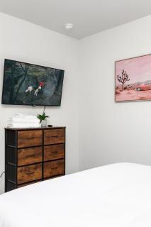 Fresh & Comfy Near Uptown with HotTub & Private Yard - Charlotte - 3