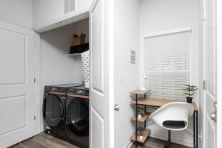 Fresh & Comfy Near Uptown with HotTub & Private Yard - Charlotte - 7