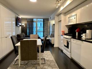 Spacious & Central 1 bdrm 2 real beds - 8