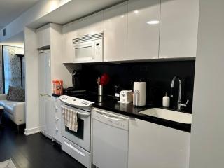 Spacious & Central 1 bdrm 2 real beds - 4