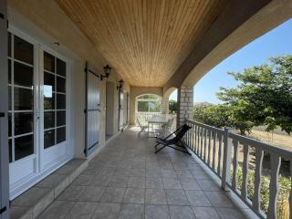 Villa à Orgnac-l'Aven avec piscine chauffée, 6 pers, jardin clôturé, animaux admis - FR-1-382-127 - 1